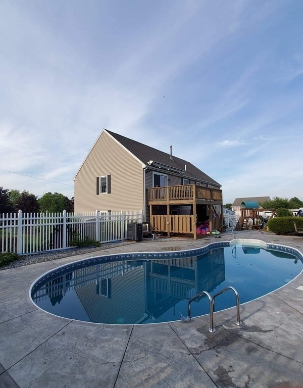 7 Jon Ester Road Somerset, MA 02726 - Photo 7 of 40 Gallery Image 7
