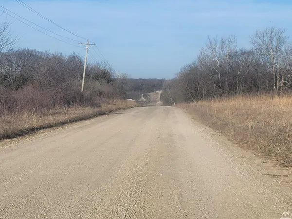 $160,000 | 12763 54th Street, Oskaloosa, KS 66066