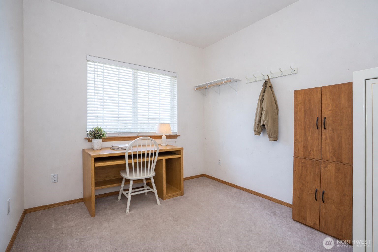 2229 Shay Court Buckley, WA 98321 - Photo 23 of 33 a workspace with furniture and a window