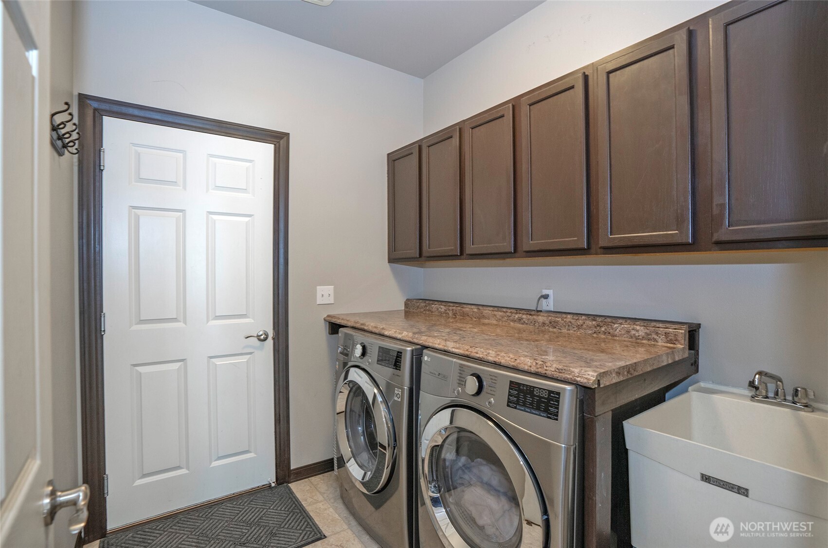 2229 Shay Court Buckley, WA 98321 - Photo 27 of 33 a utility room with dryer and washer