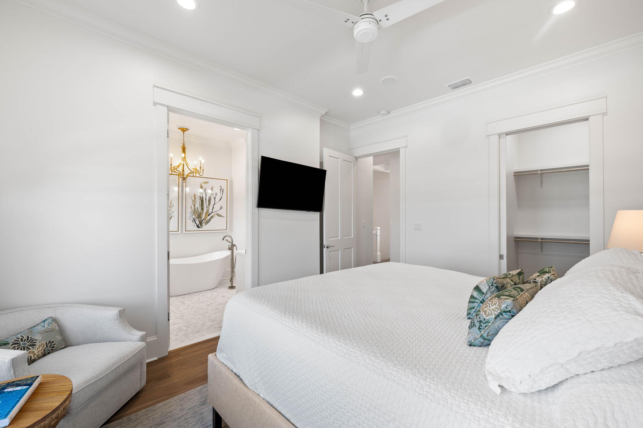 712 Harbor Boulevard Destin, FL 32541 - Photo 99 of 114 3rd floor front bed 1