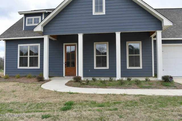 $371,000 | 121 Trace Pointe Place, Clinton, MS 39056