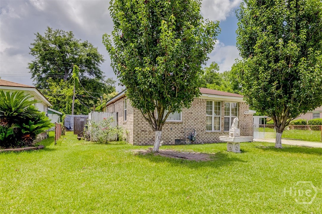 915 Porter Street Savannah, GA 31415 - Photo 3 of 26