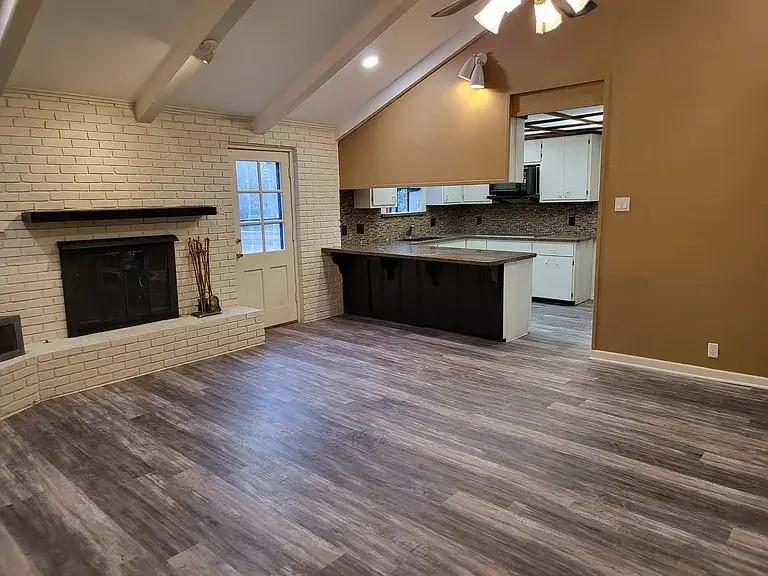 5728 Rockhill Road Fort Worth, TX 76112 - Photo 10 of 31