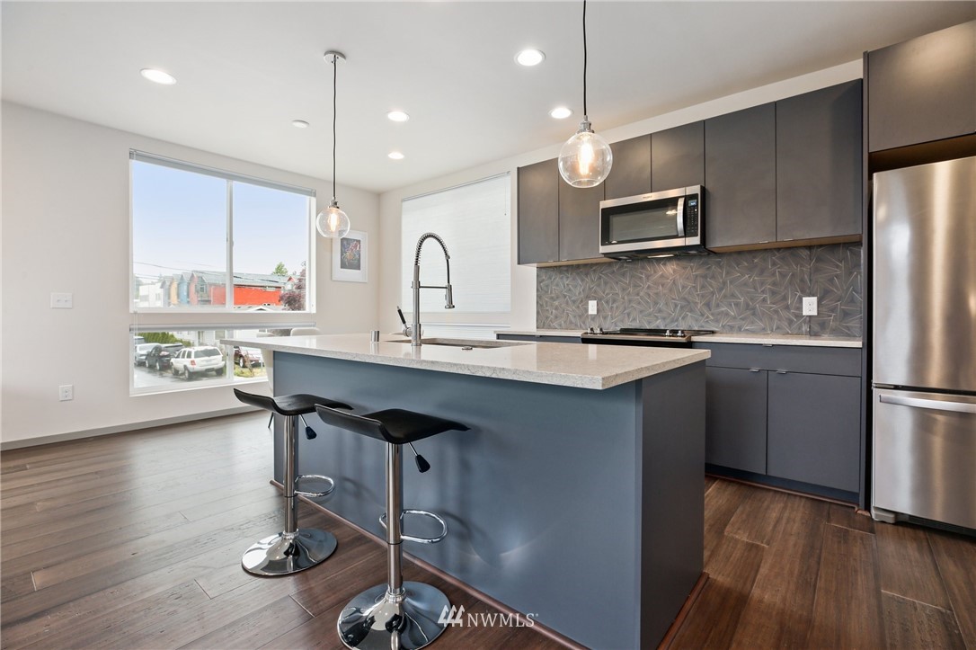 5005 Renton Avenue South, Unit F Seattle, WA 98118 - Photo 8 of 28 Gallery Image 8
