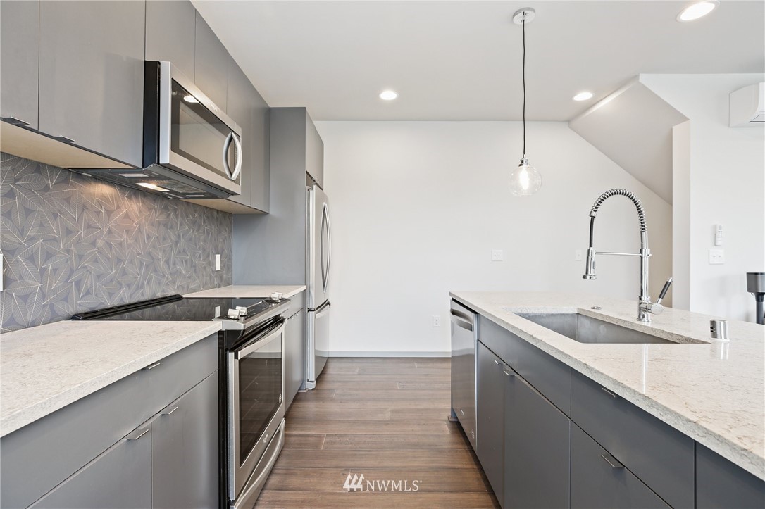 5005 Renton Avenue South, Unit F Seattle, WA 98118 - Photo 10 of 28 Gallery Image 10
