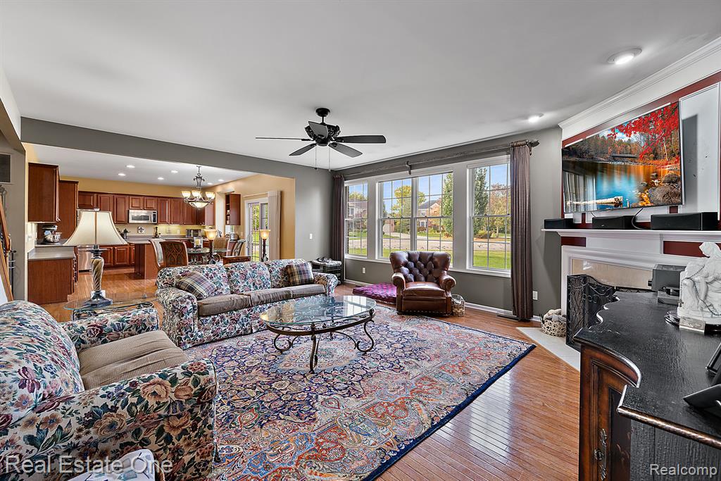 584 Bedlington Drive Rochester Hills, MI 48307 - Photo 13 of 34