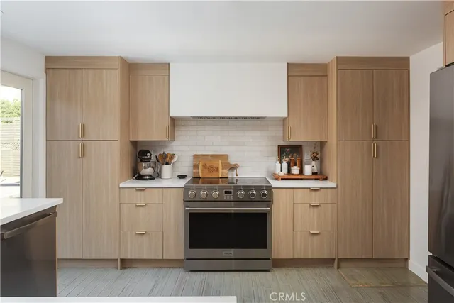 $2,295,000 | 1944 Flamingo Drive, Costa Mesa, CA 92626