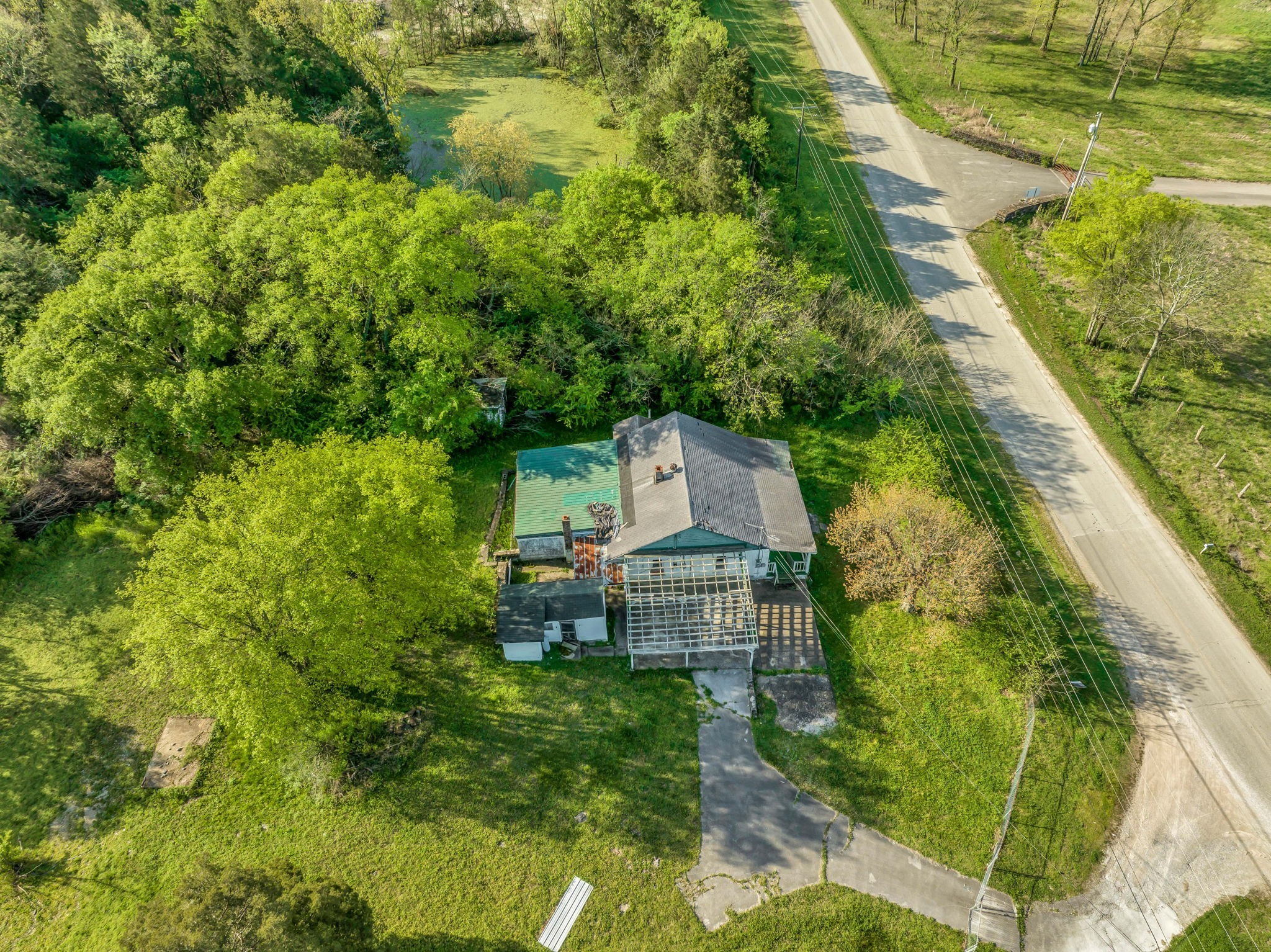 1810 Monsanto Road Columbia, TN 38401 - Photo 5 of 10 a view of a garden