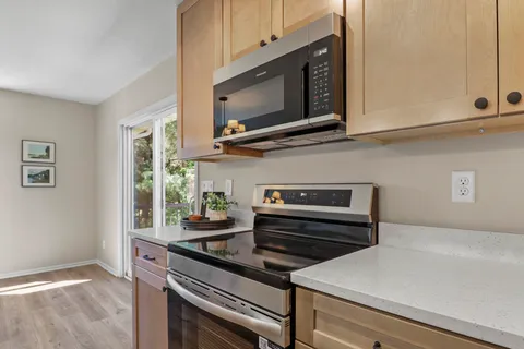 $425,000 | 2660 Spring Hill Drive, Stoughton, WI 53589