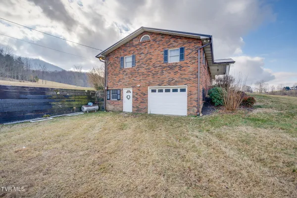 $1,300,000 | 2517 Sinking Creek Road, Johnson City, TN 37604