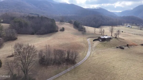 $1,300,000 | 2517 Sinking Creek Road, Johnson City, TN 37604