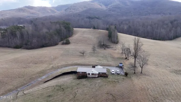 $1,300,000 | 2517 Sinking Creek Road, Johnson City, TN 37604