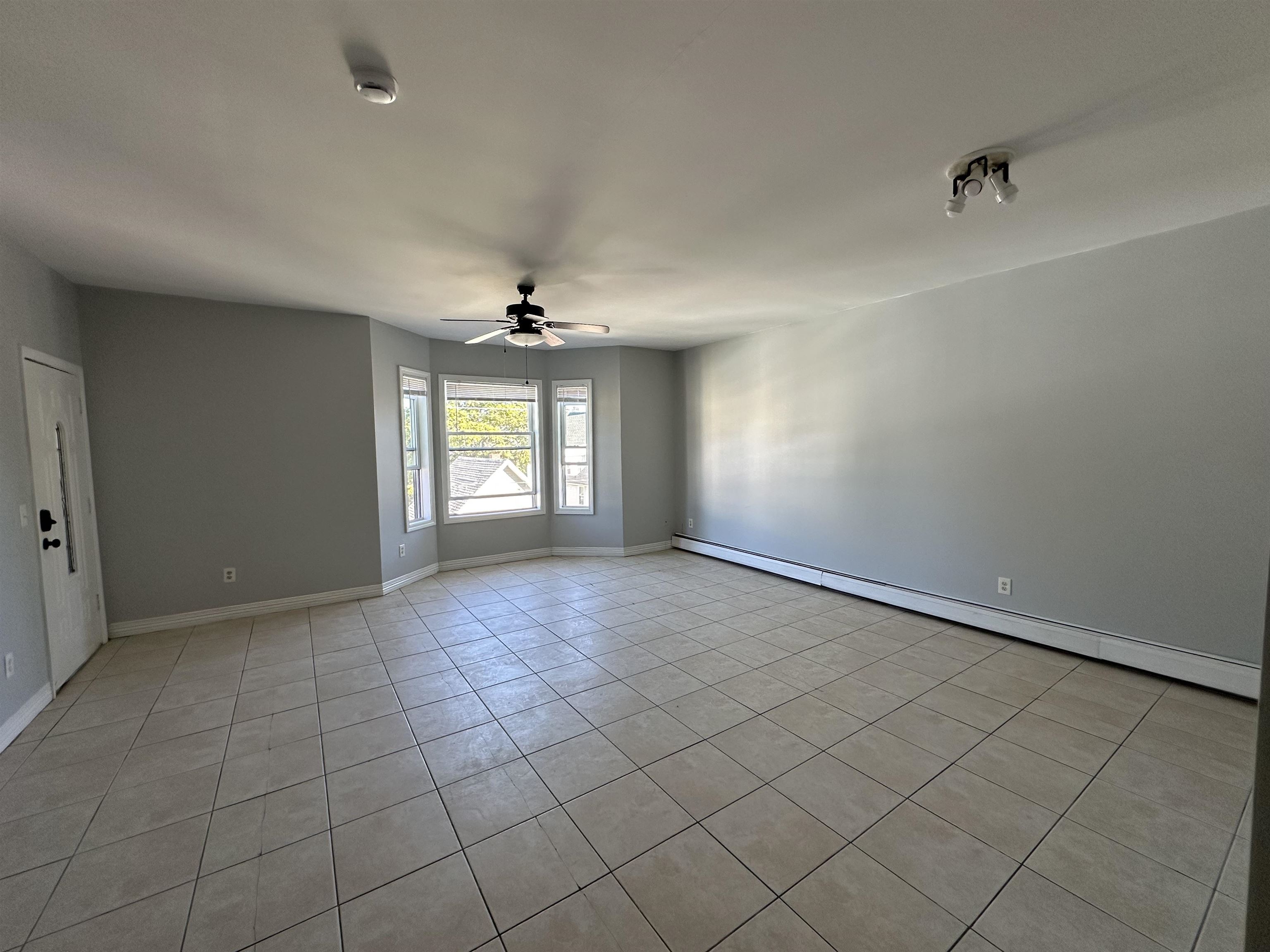 323 Concord Street, Unit C Manchester, NH 03104 - Photo 4 of 22