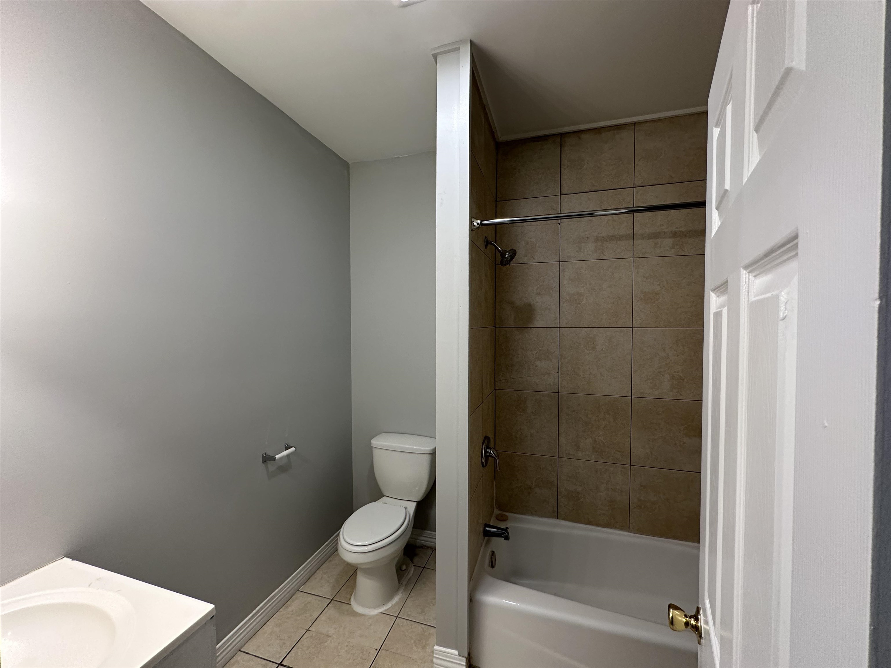 323 Concord Street, Unit C Manchester, NH 03104 - Photo 8 of 22