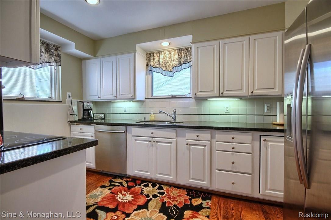 318 McMillan Road Grosse Pointe, MI 48236 - Photo 10 of 34 Kitchen_3rd_View.jpg