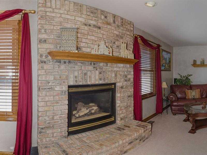 1556 East Mohr Road Greenfield, IN 46140 - Photo 3 of 20 Gallery Image 3