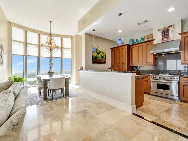 $699,000 | 4821 East NASA Parkway, Unit 23W, Seabrook, TX 77586