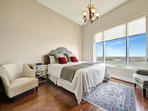 $699,000 | 4821 East NASA Parkway, Unit 23W, Seabrook, TX 77586