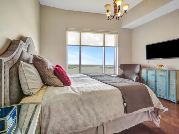 $699,000 | 4821 East NASA Parkway, Unit 23W, Seabrook, TX 77586