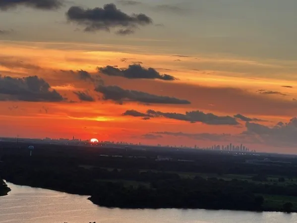 $699,000 | 4821 East NASA Parkway, Unit 23W, Seabrook, TX 77586