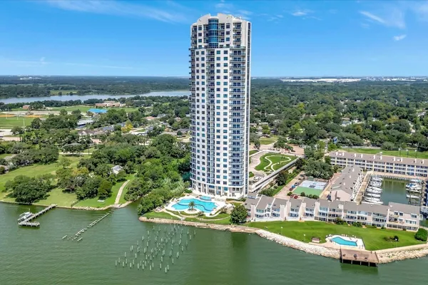 $699,000 | 4821 East NASA Parkway, Unit 23W, Seabrook, TX 77586