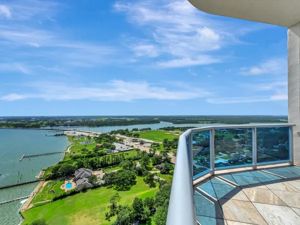 $699,000 | 4821 East NASA Parkway, Unit 23W, Seabrook, TX 77586