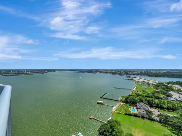 $699,000 | 4821 East NASA Parkway, Unit 23W, Seabrook, TX 77586