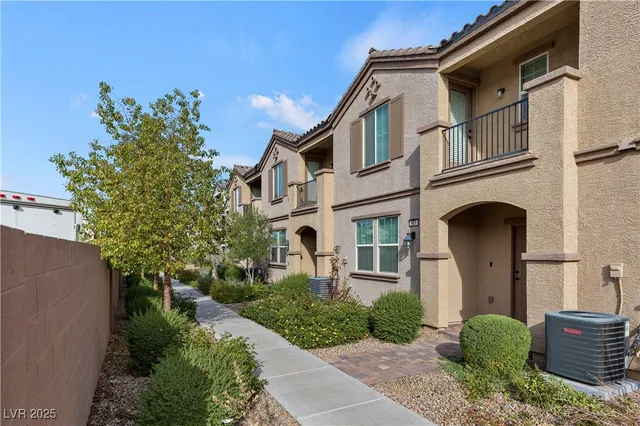 $2,100 | 479 Filaree Place, Henderson, NV 89015
