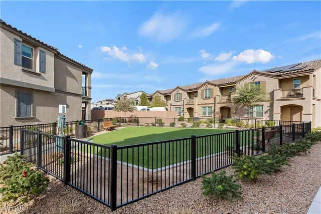 $2,100 | 479 Filaree Place, Henderson, NV 89015