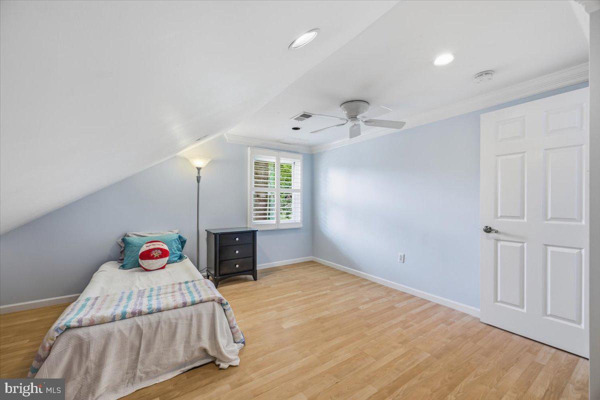 12127 Long Ridge Lane Bowie, MD 20715 - Photo 33 of 46 Upper level bedroom 1 of 3