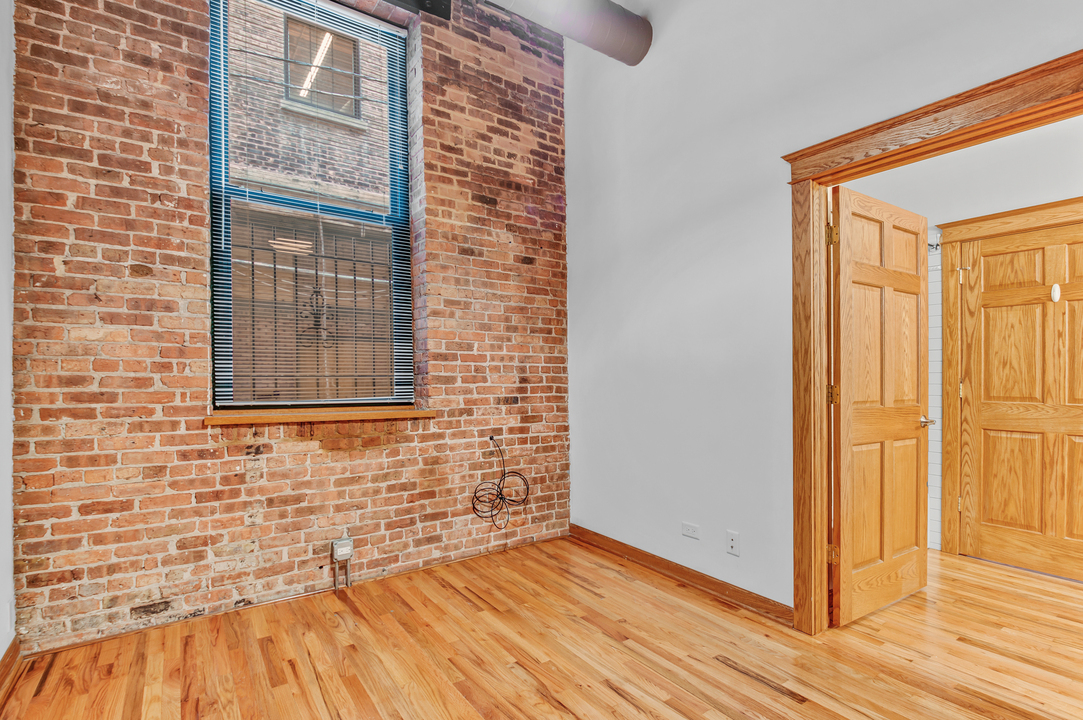 216 North May Street, Unit 103 Chicago, IL 60607 - Photo 16 of 21 a view of front door of house