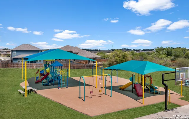 $2,050 | 402 Saddle, Cibolo, TX 78108