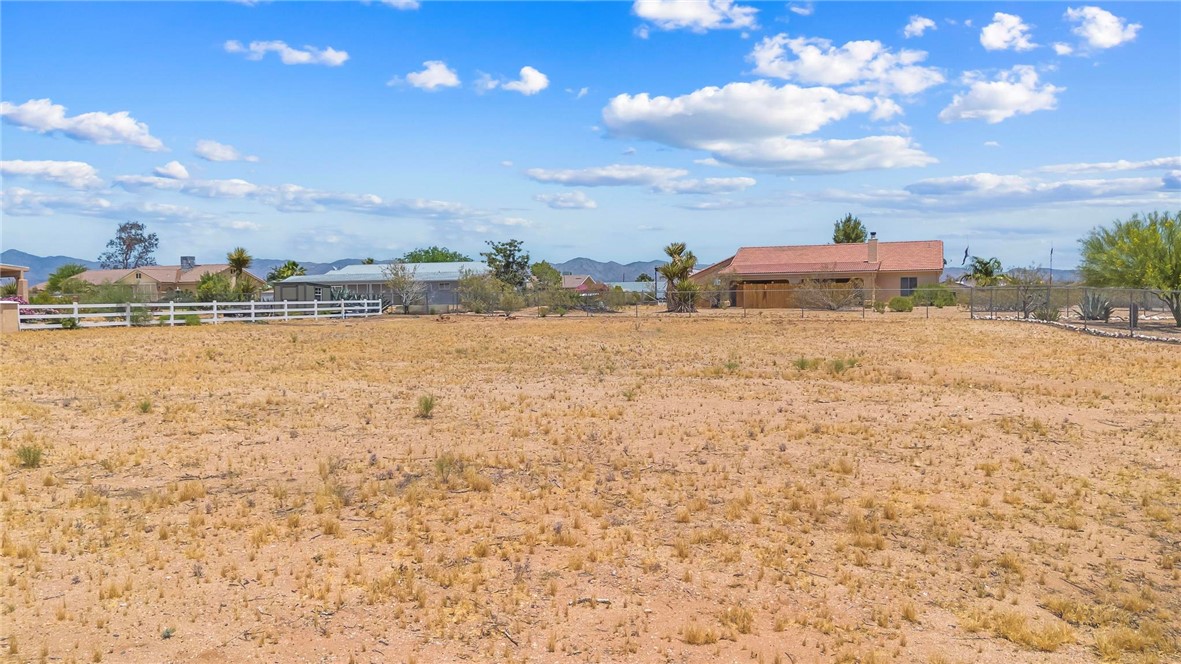 3654 Saturn Road Golden Valley, AZ 86413 - Photo 1 of 16