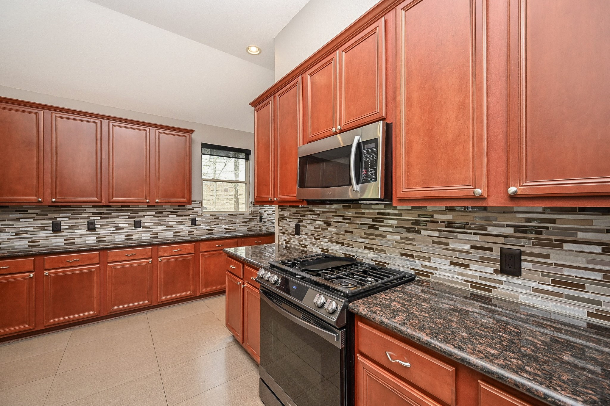 146 Rocky Point Drive Spring, TX 77389 - Photo 12 of 37