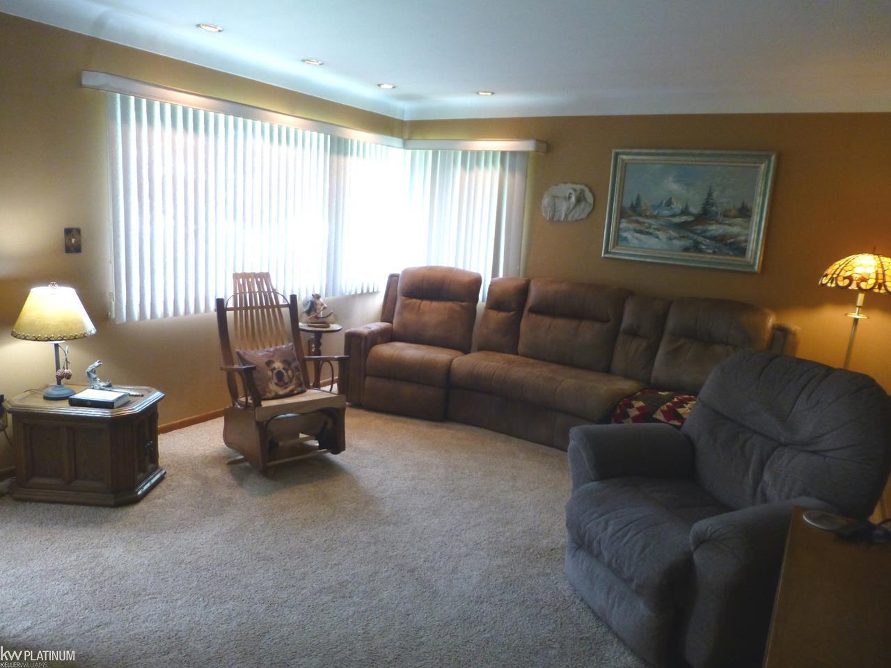 6240 County Line Road New Baltimore, MI 48047 - Photo 27 of 79 50079407-27.JPG