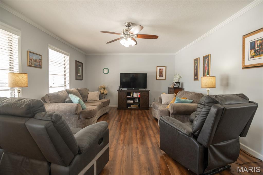 2001 King Road Poplar Bluff, MO 63901 - Photo 3 of 38