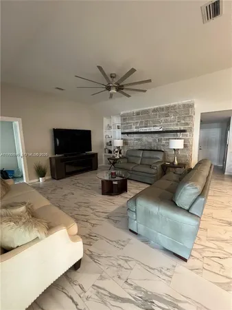 $2,600 | 310 South 3rd Street, Haines City, FL 33844