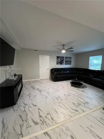 $2,600 | 310 South 3rd Street, Haines City, FL 33844