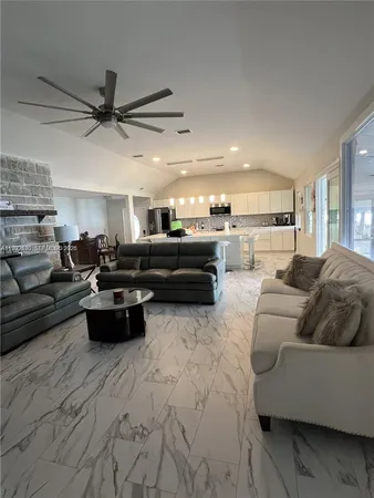 $2,600 | 310 South 3rd Street, Haines City, FL 33844