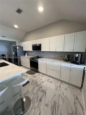 $2,600 | 310 South 3rd Street, Haines City, FL 33844