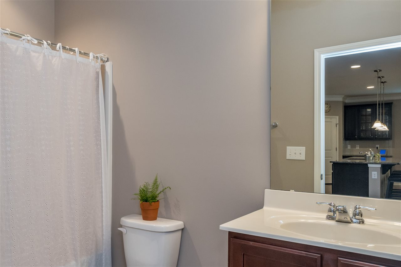 439 Plainview Avenue Raleigh, NC 27604 - Photo 10 of 29 First Floor Full Bathroom