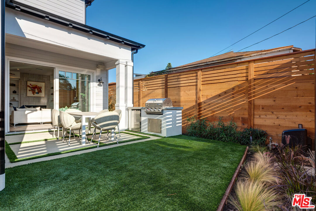 221 Ruth Avenue Venice, CA 90291 - Photo 19 of 33 Gallery Image 19