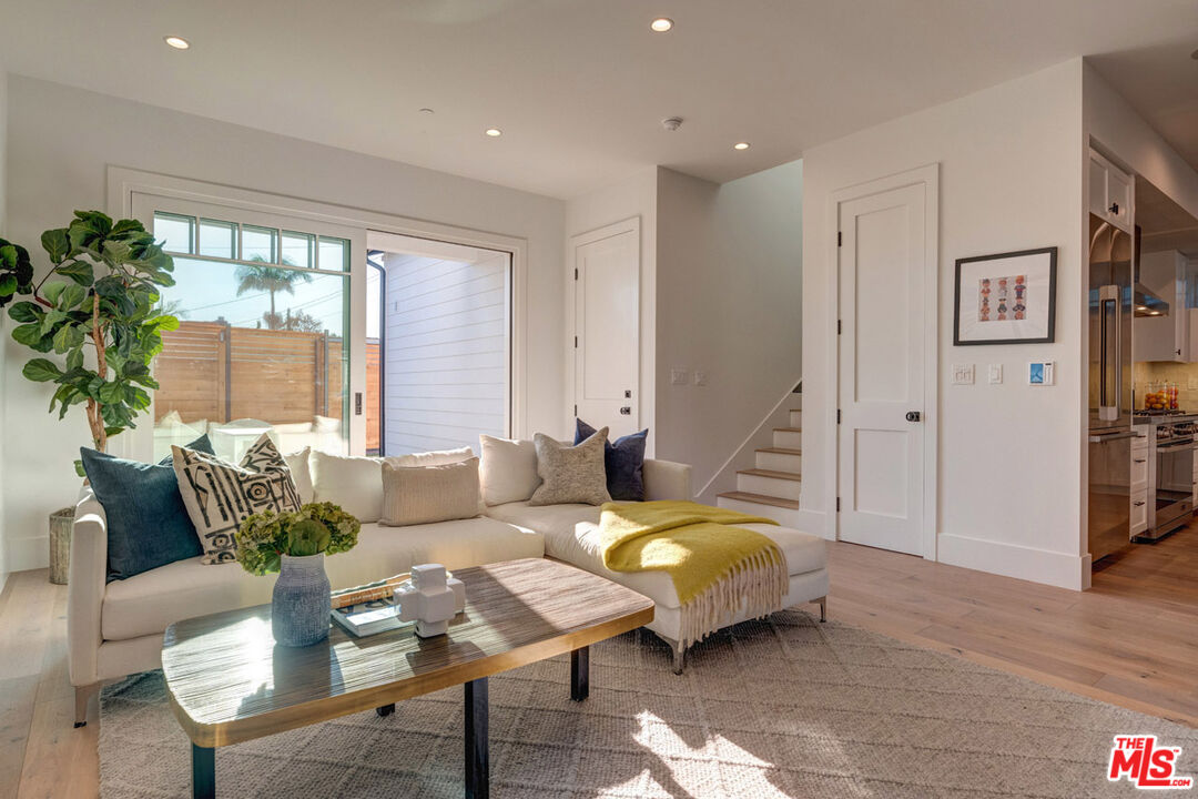 221 Ruth Avenue Venice, CA 90291 - Photo 21 of 33 Gallery Image 21
