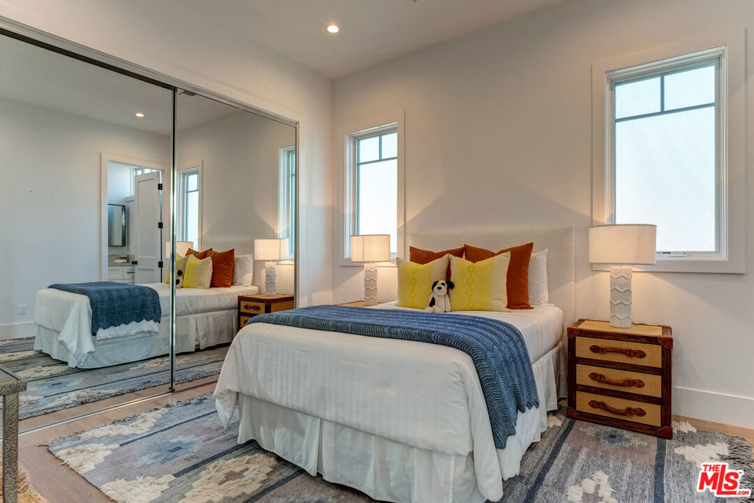 221 Ruth Avenue Venice, CA 90291 - Photo 26 of 33 Gallery Image 26