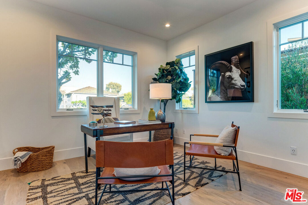 221 Ruth Avenue Venice, CA 90291 - Photo 4 of 33 Gallery Image 4