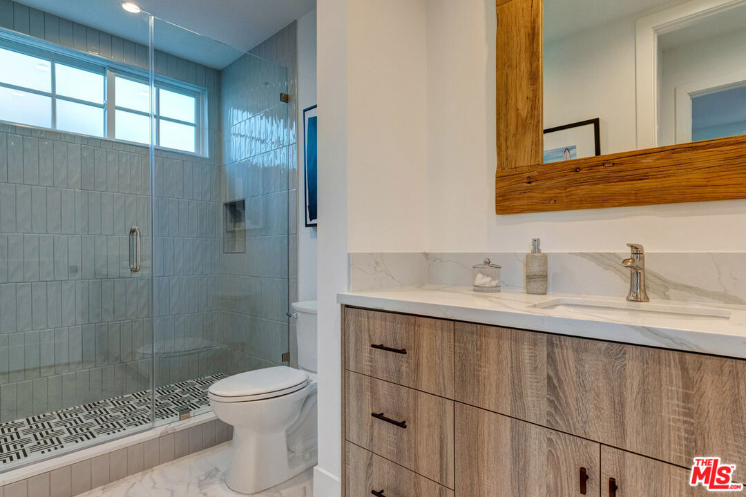 221 Ruth Avenue Venice, CA 90291 - Photo 6 of 33 Gallery Image 6