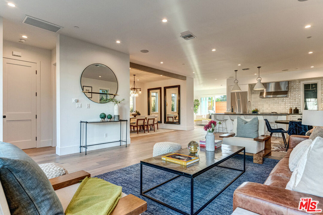 221 Ruth Avenue Venice, CA 90291 - Photo 7 of 33 Gallery Image 7
