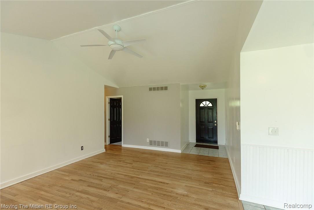 8544 West Newburg Road Carleton, MI 48117 - Photo 7 of 40 MTM_8544_w_newburg-32.jpg