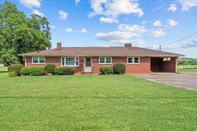 $293,000 | 2160 Compton Bridge Road, Inman, SC 29349